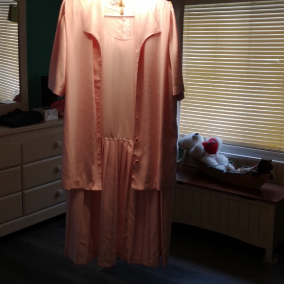 Ladies 2 piece set - Picture 2 of 3